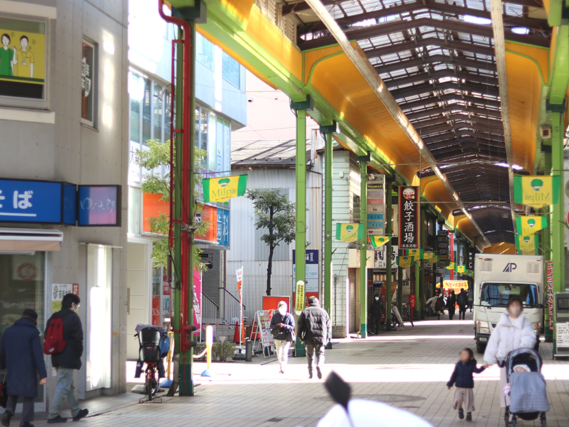 商店街アケード内の画像